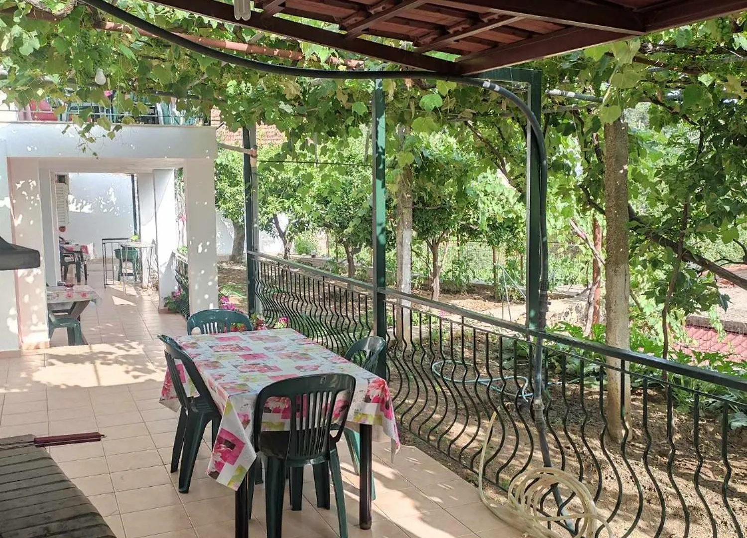 Gurra Room'S Lukovë Albânia